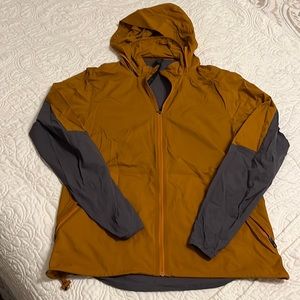 LULULEMON ATHLETIC | Wind Breaker